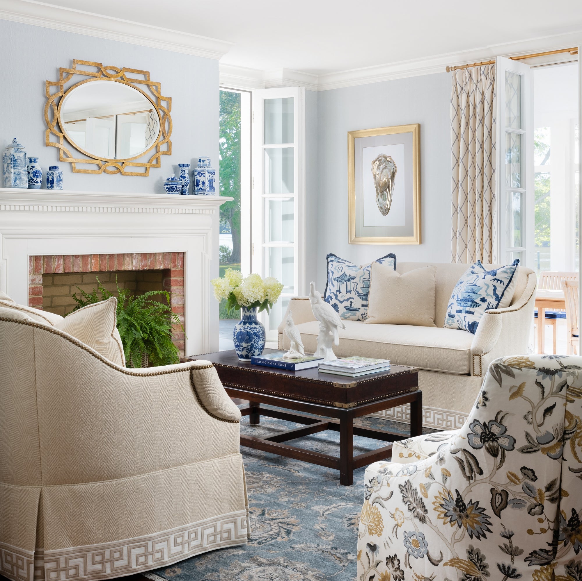 Decorating with blue and white: how to use this classic mix
